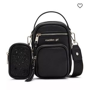 Madden Girl cellphone crossbody in black, used it 1x
